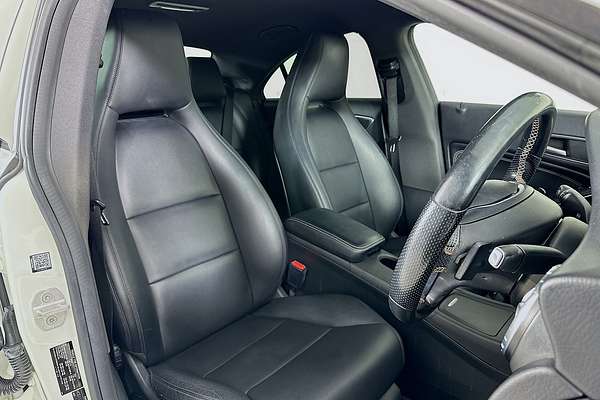 2014 Mercedes-Benz CLA 200 117