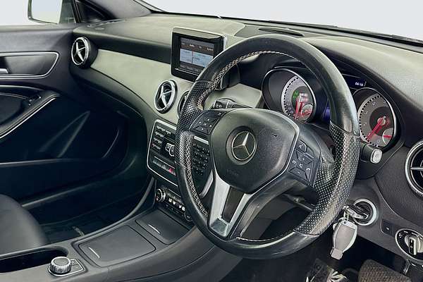 2014 Mercedes-Benz CLA 200 117