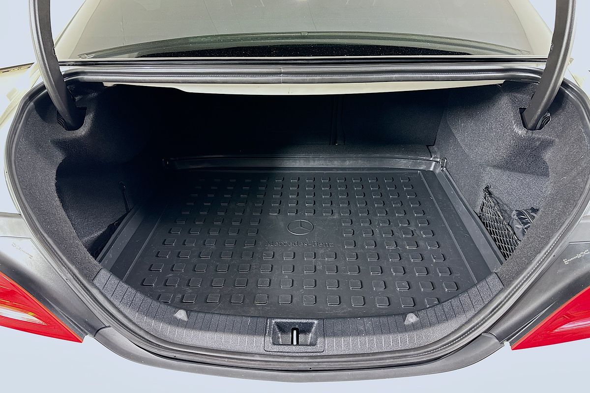 2014 Mercedes-Benz CLA 200 117