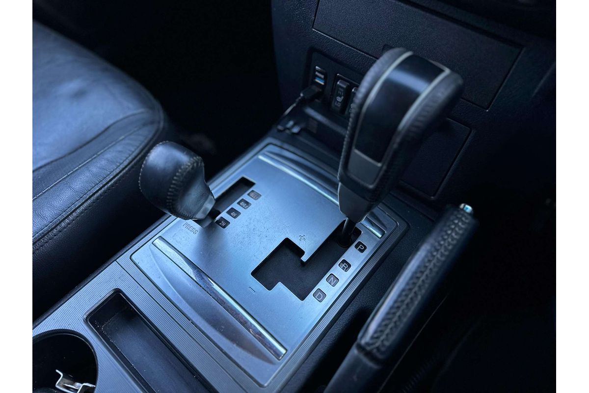 2008 Mitsubishi Pajero VR-X NS