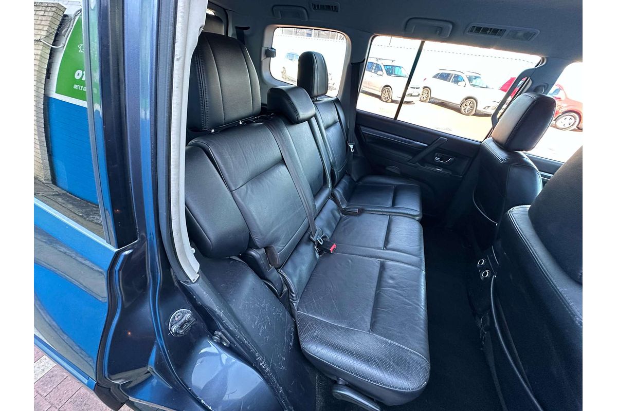 2008 Mitsubishi Pajero VR-X NS