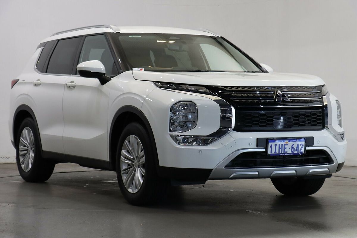 2024 Mitsubishi Outlander LS ZM