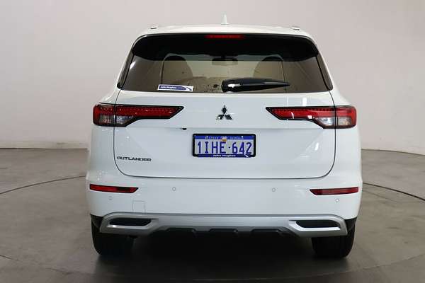 2024 Mitsubishi Outlander LS ZM