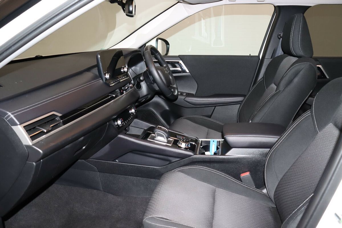 2024 Mitsubishi Outlander LS ZM