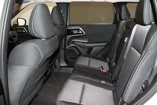 2024 Mitsubishi Outlander LS ZM