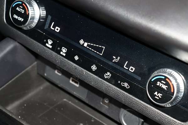 2024 Mitsubishi Outlander LS ZM