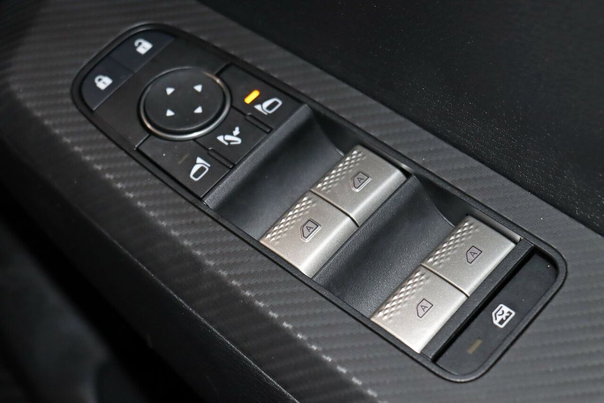 2024 Mitsubishi Outlander LS ZM