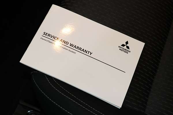 2024 Mitsubishi Outlander LS ZM
