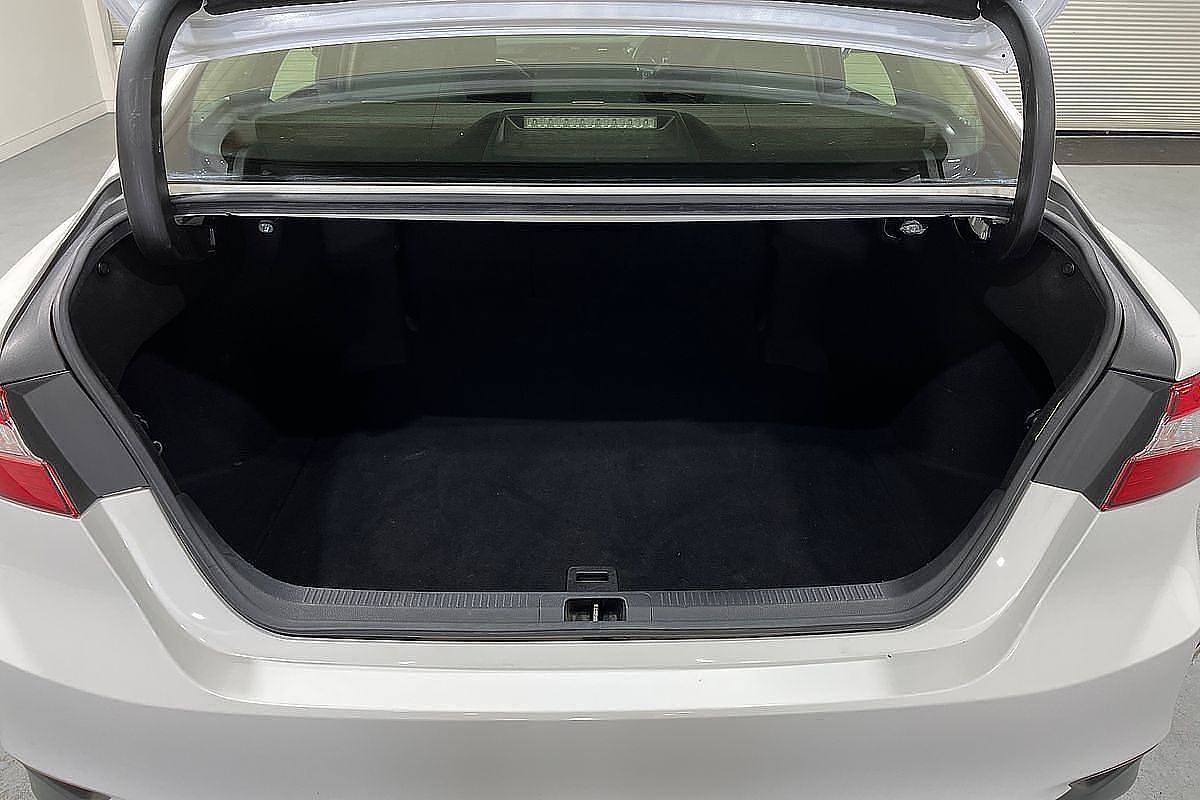 2018 Toyota Camry Ascent ASV70R