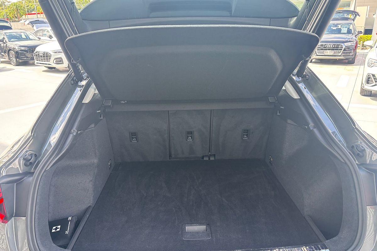 2023 Audi Q3 35 TFSI S Line F3