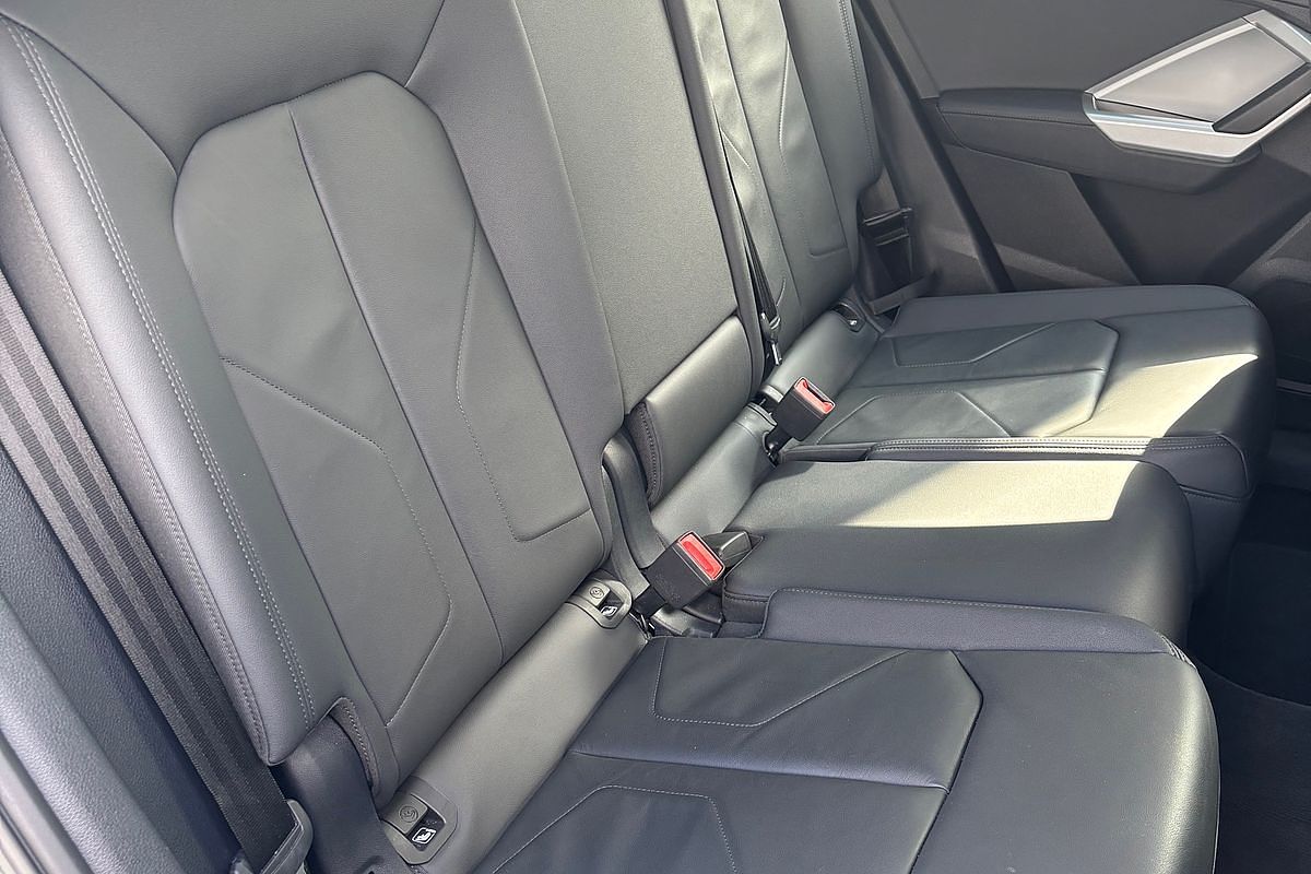 2023 Audi Q3 35 TFSI S Line F3