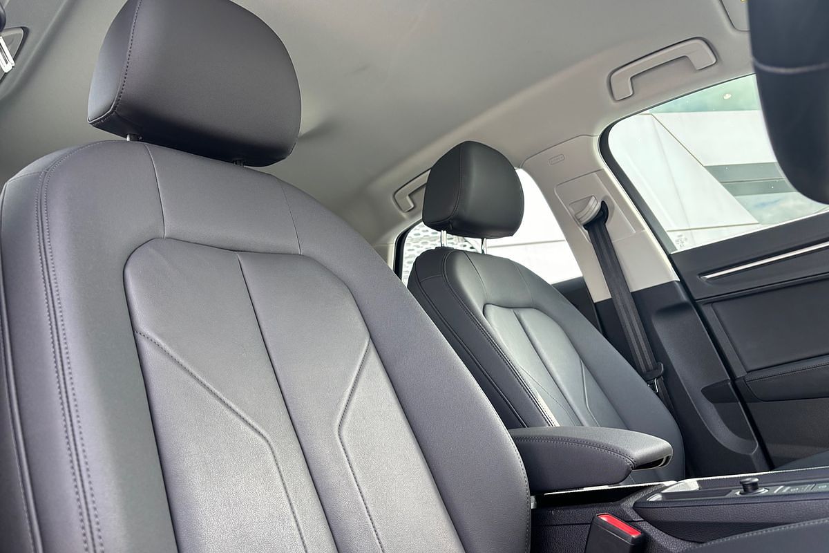 2023 Audi Q3 35 TFSI S Line F3