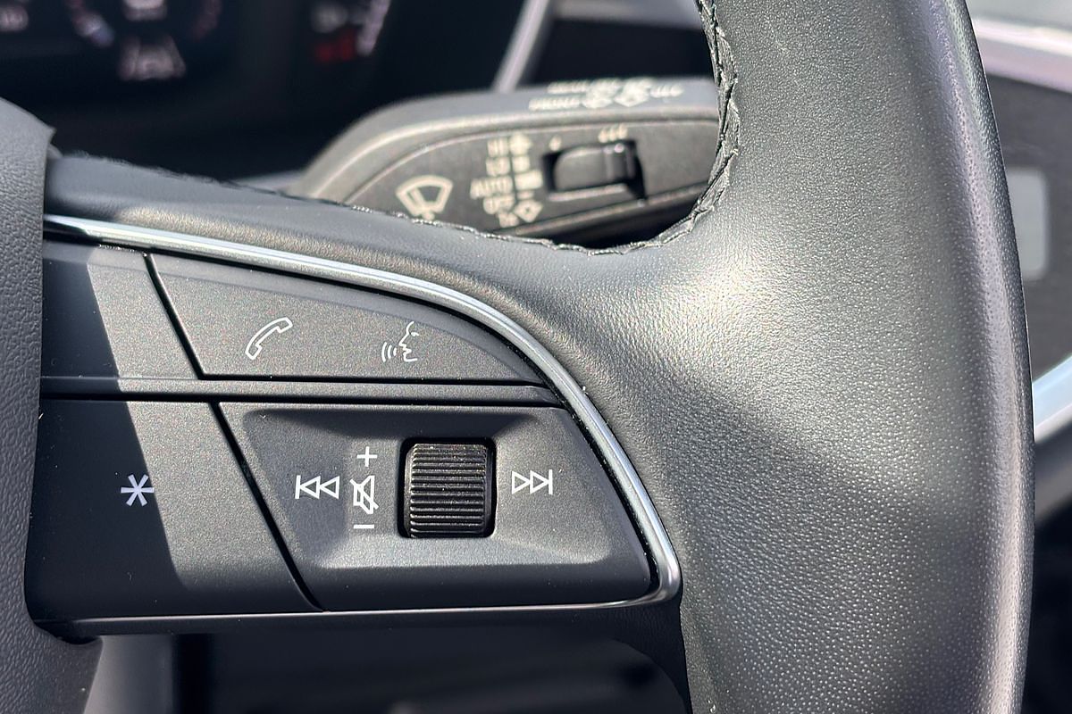2023 Audi Q3 35 TFSI S Line F3