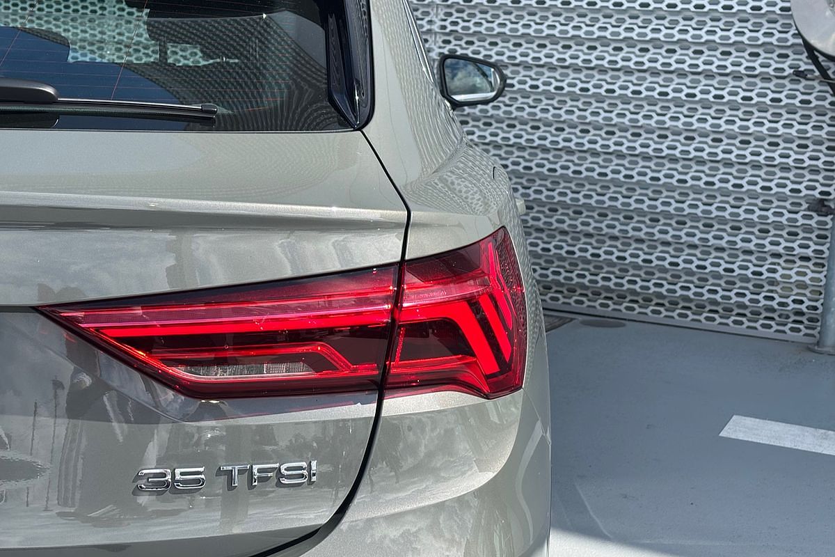 2023 Audi Q3 35 TFSI S Line F3