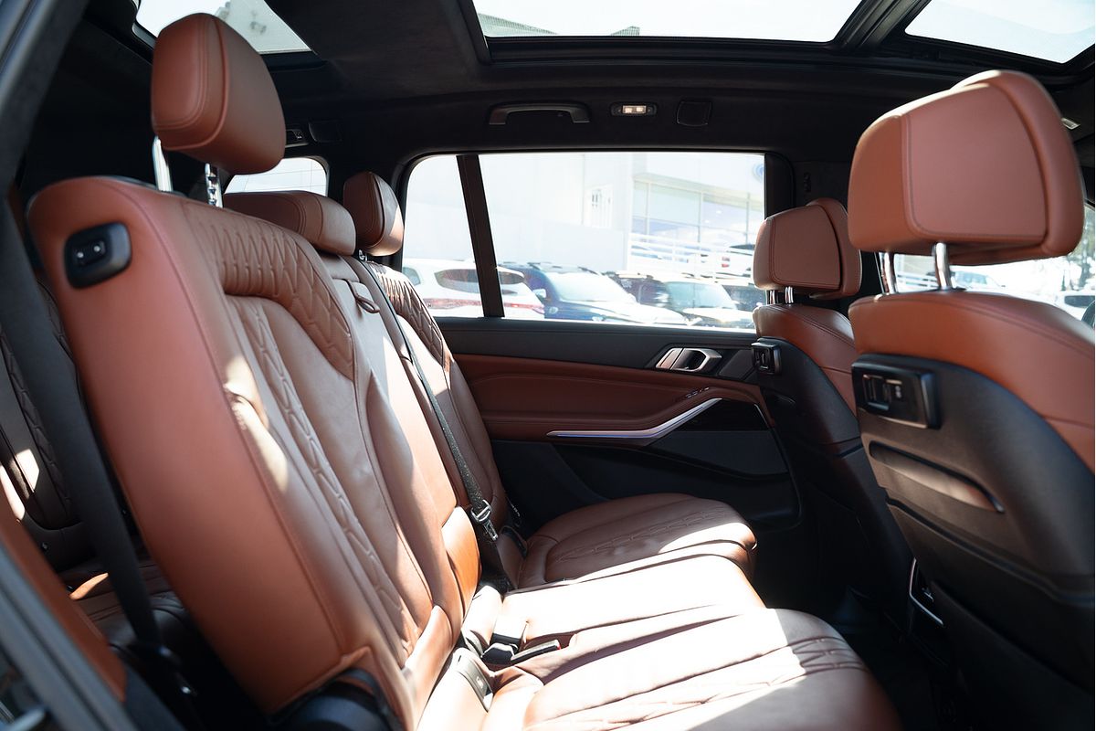2021 BMW X7 M50i G07