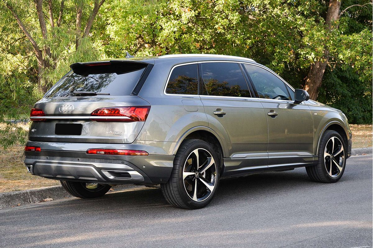 2022 Audi Q7 55 TFSI S line 4M