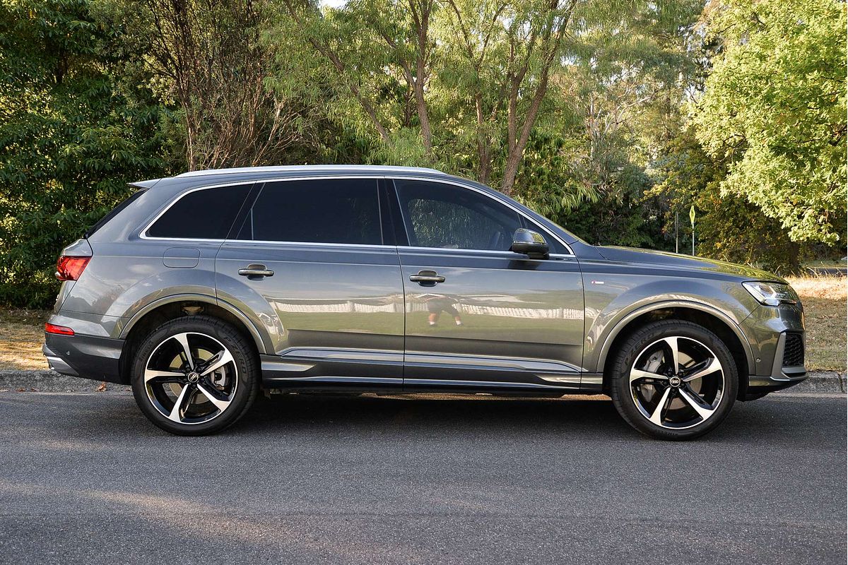 2022 Audi Q7 55 TFSI S line 4M