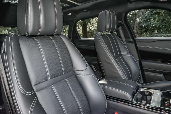 2023 Land Rover Range Rover Velar P400 R-Dynamic HSE L560