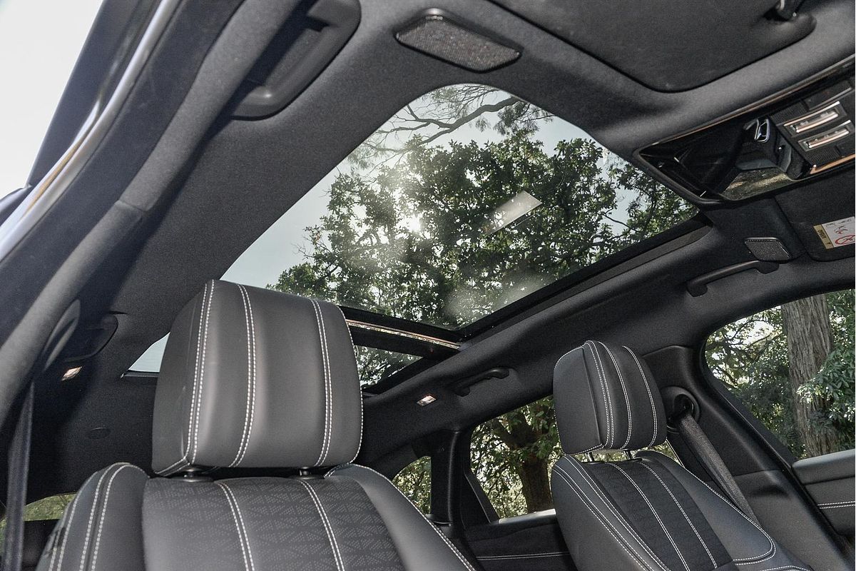 2023 Land Rover Range Rover Velar P400 R-Dynamic HSE L560