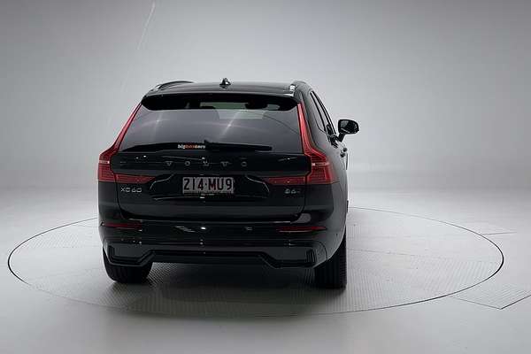 2021 Volvo XC60 B6 R-Design