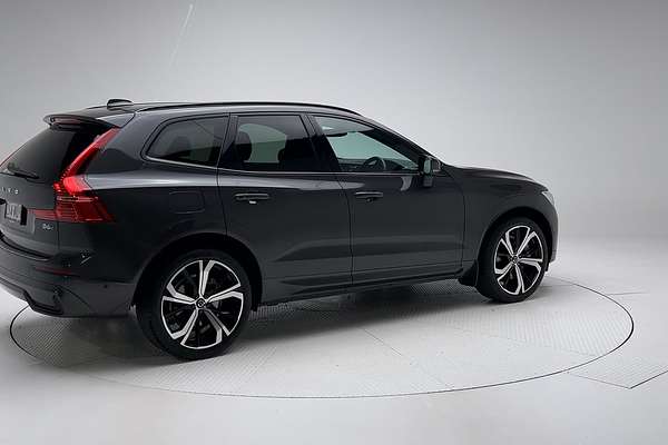 2021 Volvo XC60 B6 R-Design