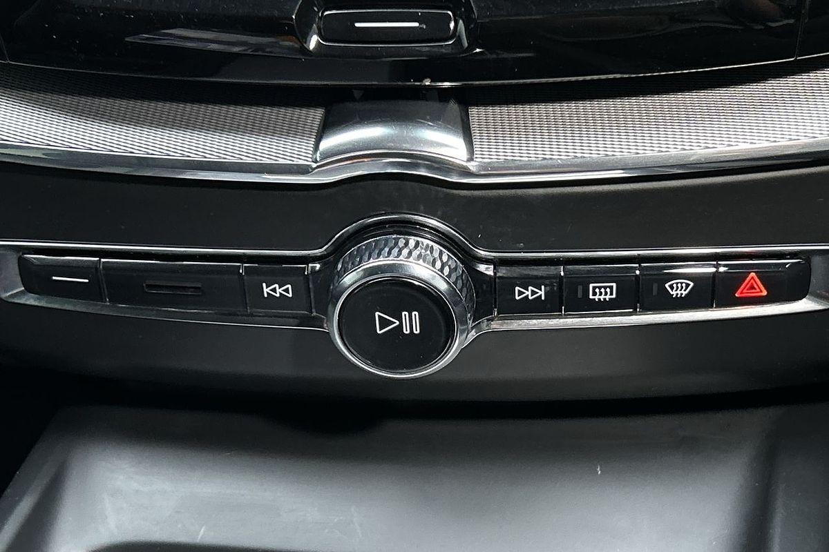 2021 Volvo XC60 B6 R-Design