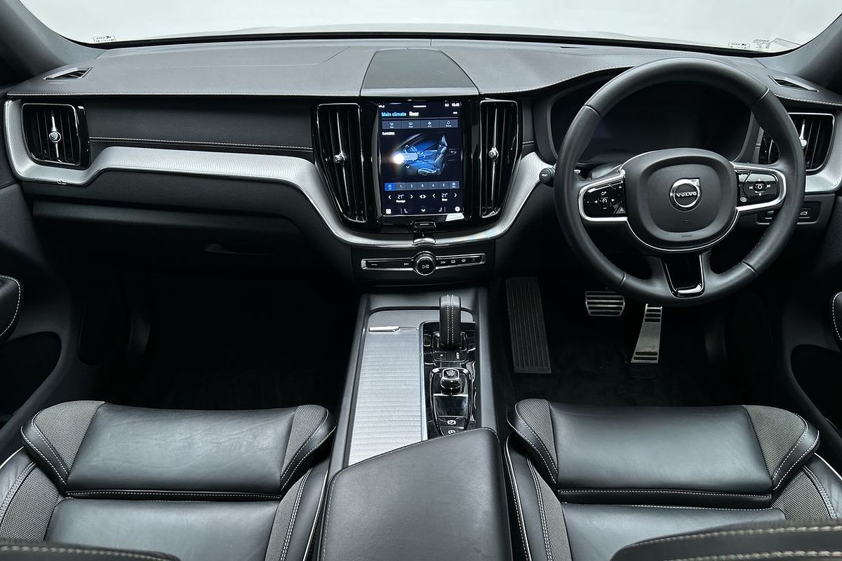 2021 Volvo XC60 B6 R-Design