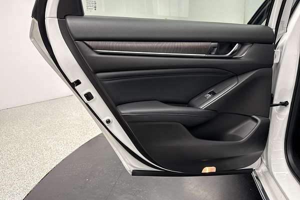 2020 Honda Accord VTi-LX 10th Gen