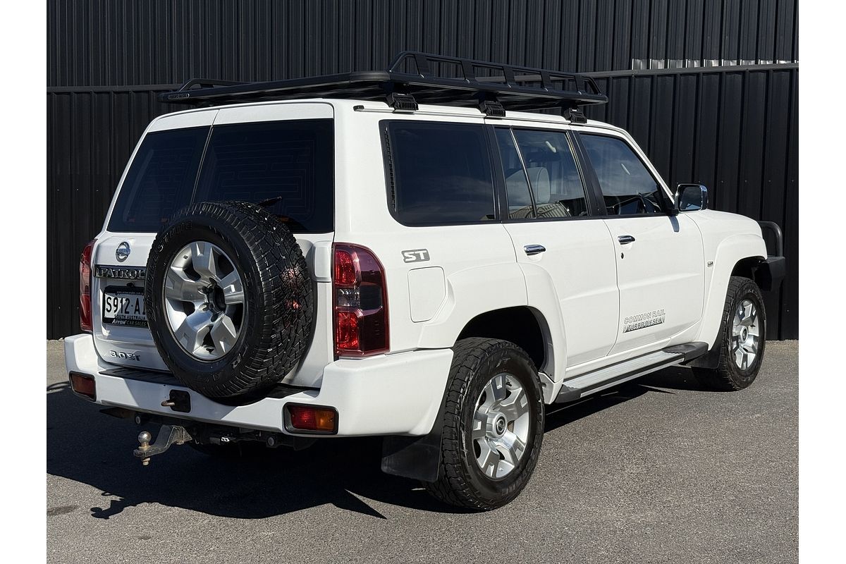 2010 Nissan Patrol ST GU 7