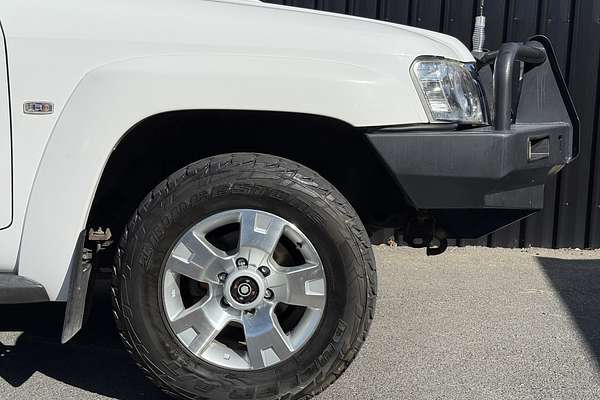 2010 Nissan Patrol ST GU 7