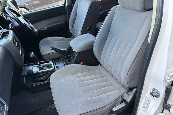2010 Nissan Patrol ST GU 7