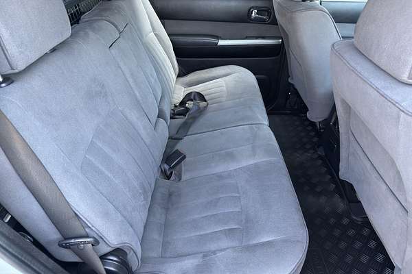 2010 Nissan Patrol ST GU 7