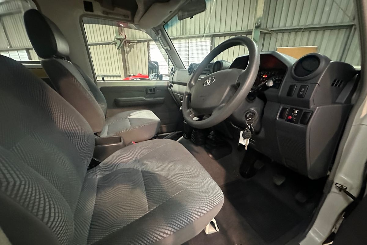 2011 Toyota Landcruiser GXL