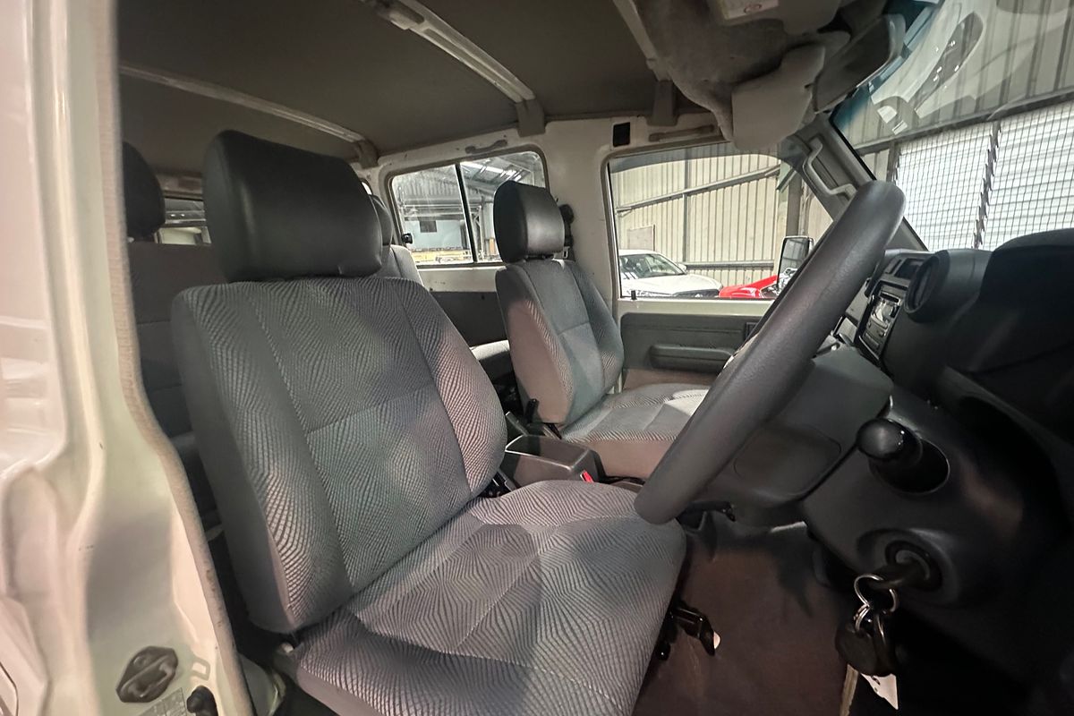 2011 Toyota Landcruiser GXL