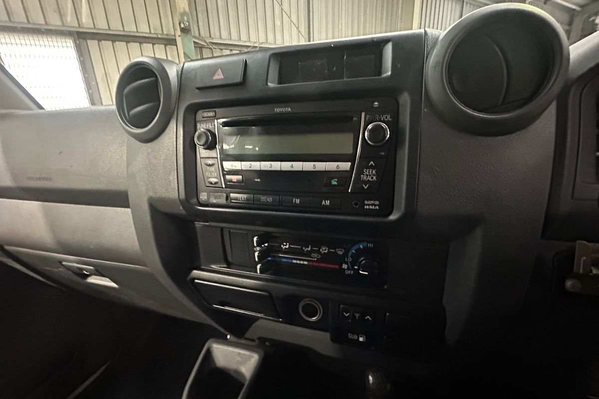 2011 Toyota Landcruiser GXL