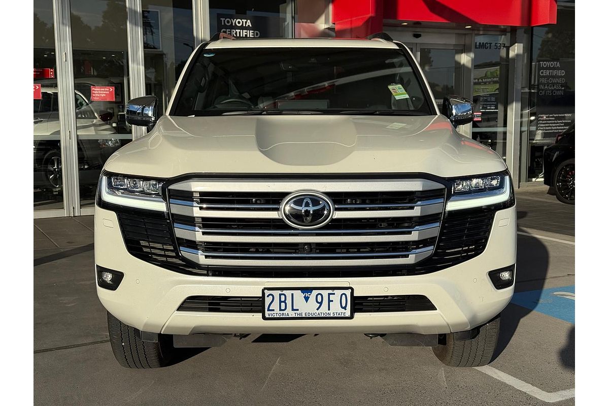 2024 Toyota Landcruiser Sahara FJA300R