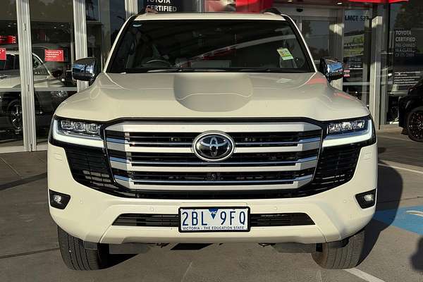 2024 Toyota Landcruiser Sahara FJA300R
