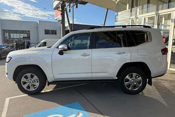 2024 Toyota Landcruiser Sahara FJA300R
