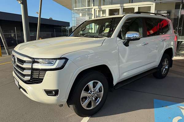 2024 Toyota Landcruiser Sahara FJA300R