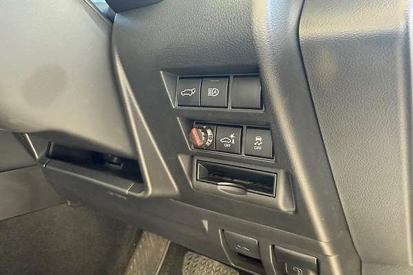 2024 Toyota Landcruiser Sahara FJA300R