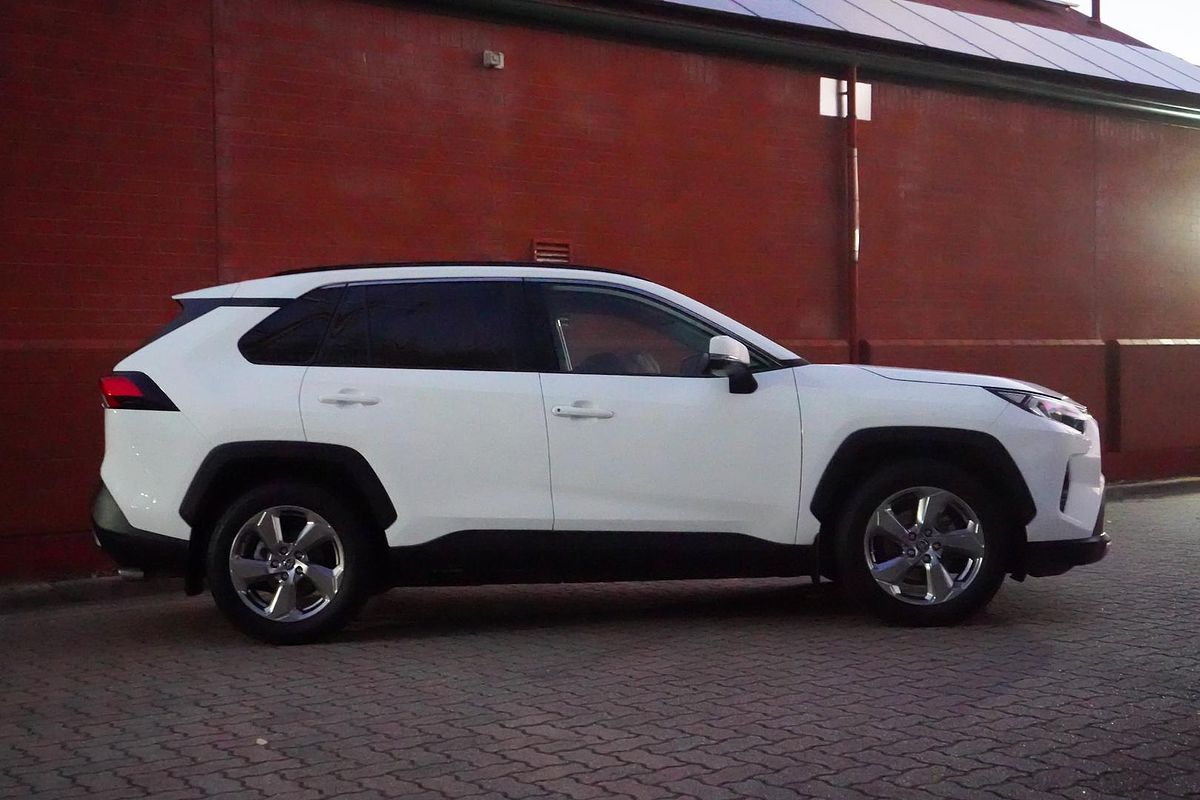 2021 Toyota RAV4 GXL MXAA52R