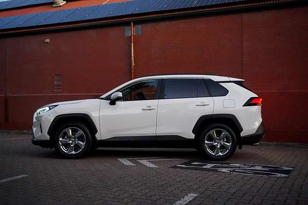 2021 Toyota RAV4 GXL MXAA52R