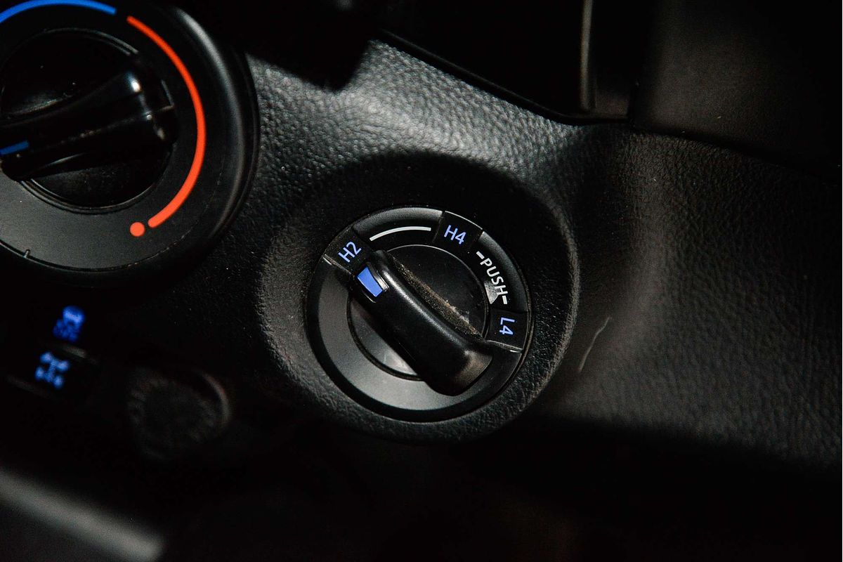 2020 Toyota Hilux SR GUN126R 4X4