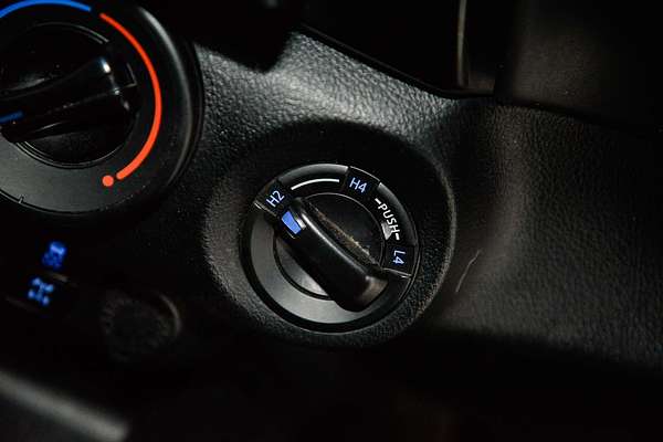2020 Toyota Hilux SR GUN126R 4X4