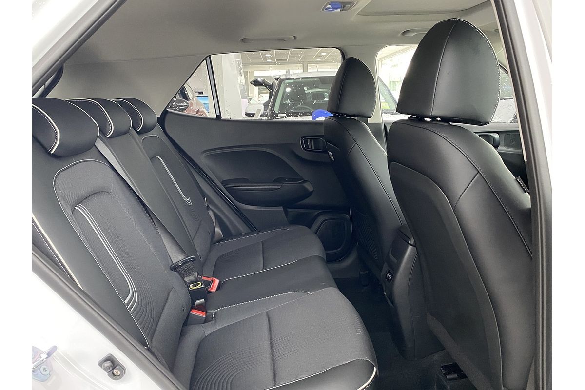 2025 Hyundai Venue Elite (Black) Sunroof QX.V5 MY25
