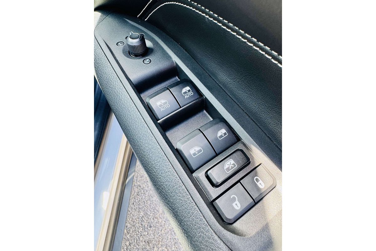 2023 Jeep Compass Night Eagle M6