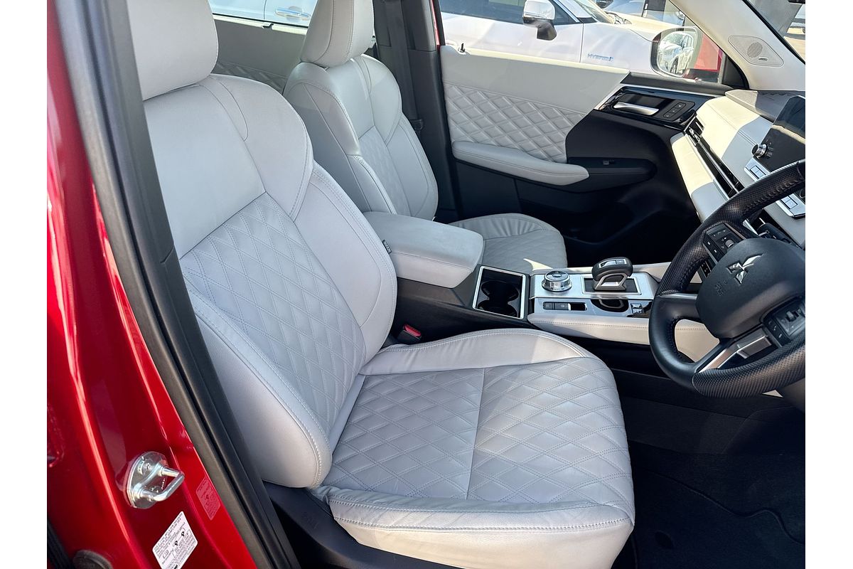 2022 Mitsubishi Outlander PHEV Exceed ZM