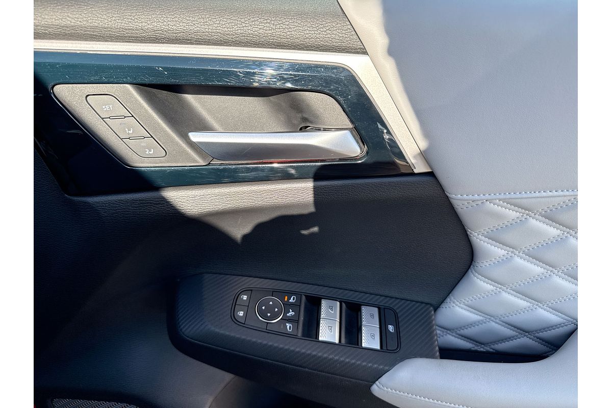 2022 Mitsubishi Outlander PHEV Exceed ZM