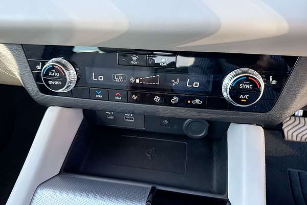 2022 Mitsubishi Outlander PHEV Exceed ZM