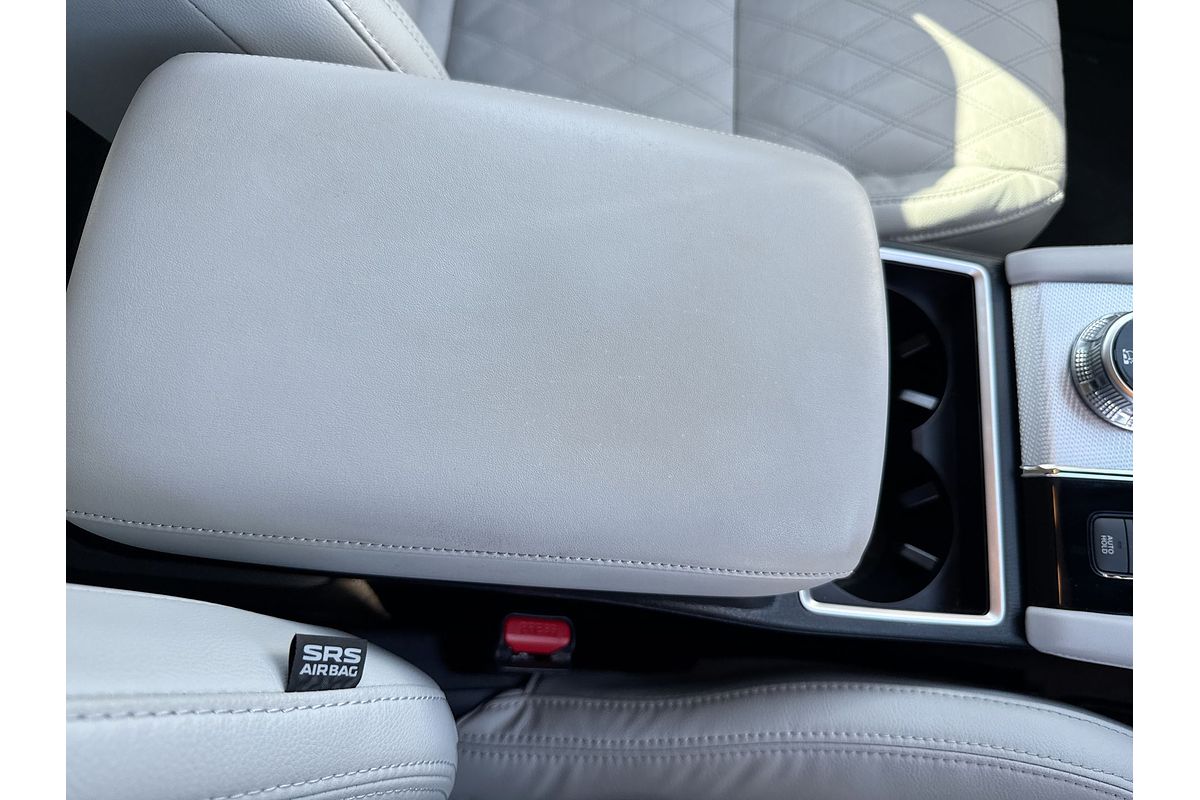 2022 Mitsubishi Outlander PHEV Exceed ZM
